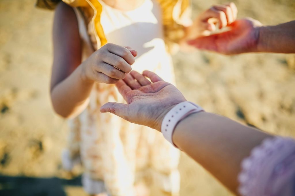 A mother and child representing a successful divorce with a reliable Temecula divorce attorney